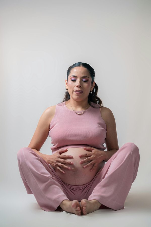 Cours de yoga pré/postnatal à avignon : bien-être des mamans